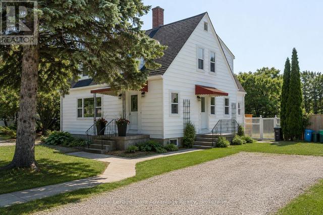 9 HOUDEN STREET  Springwater (Elmvale), ON L0L 1P0