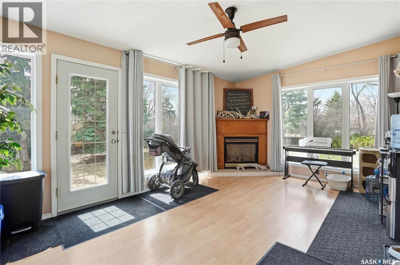 329 1St Avenue E, Mortlach, SK - Indoor With Fireplace