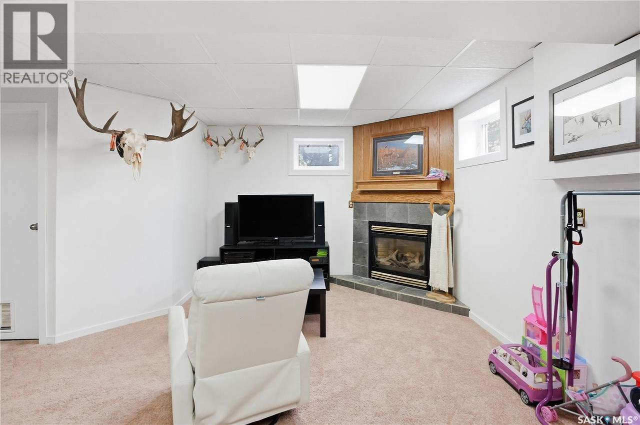 329 1St Avenue E, Mortlach, SK - Indoor With Fireplace