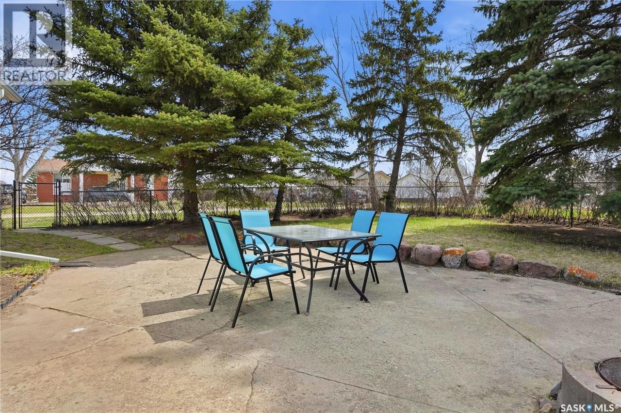 329 1St Avenue E, Mortlach, SK - Outdoor