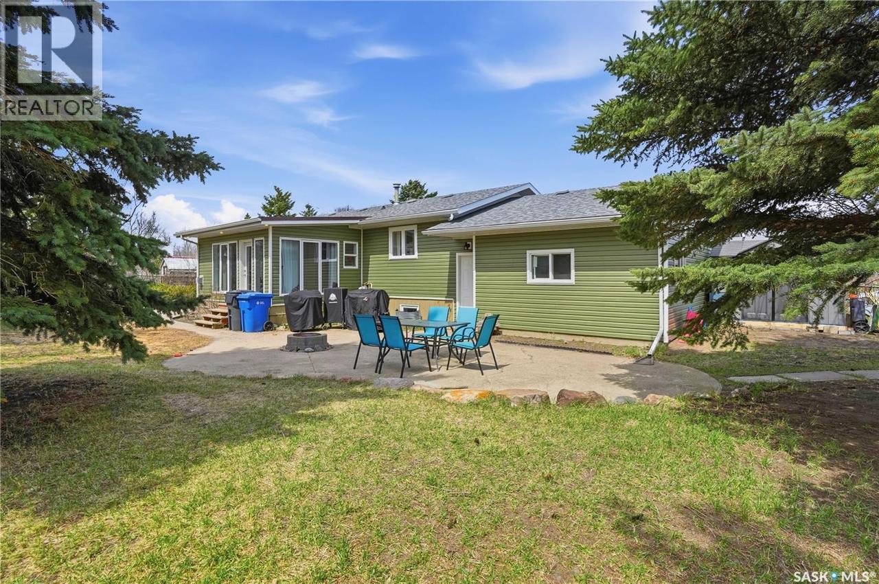 329 1St Avenue E, Mortlach, SK - Outdoor