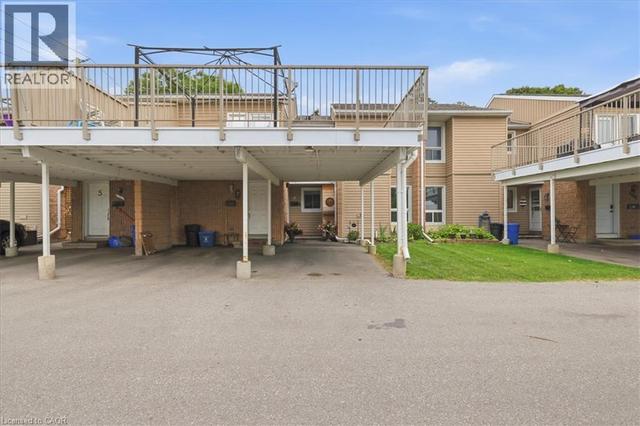 65 GLAMIS Road Unit# 8  Cambridge, ON N1R 6W4