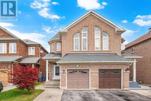 7443 RUSSIAN OLIVE CLOSE  Mississauga, ON L5N 8N7