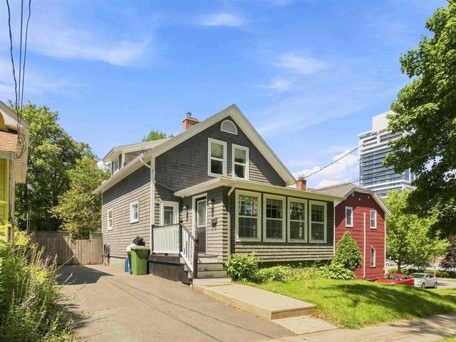 6167 Windsor Terrace  Halifax Peninsula, NS B3K 1S5