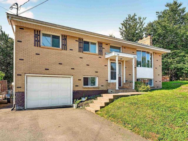 20 Apollo Court  Clayton Park, NS B3M 1H1