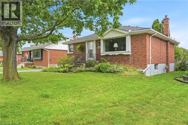 241 EAST 44TH Street  Hamilton, ON L8T 3H7