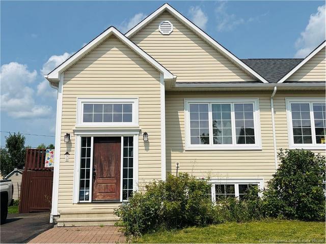 50 Ashley CRES  Fredericton, NB E3A 9J2