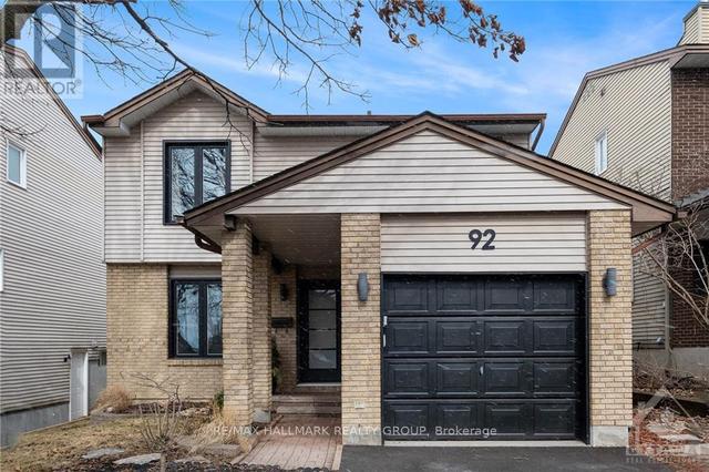 92 GILLESPIE CRESCENT  Ottawa, ON K1V 0J2