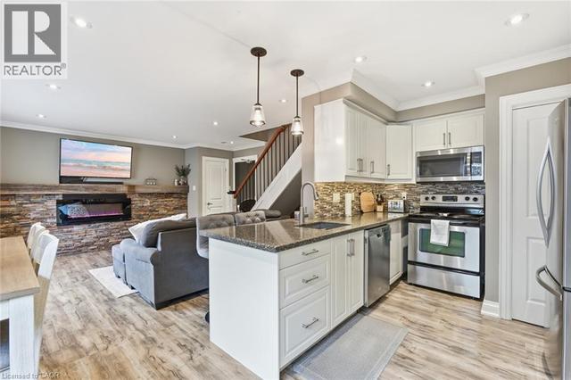 469 CLARIDGE Road Unit# 6  Burlington, ON L7N 2S1