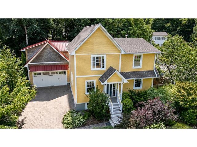 304 Connaught ST  Fredericton, NB E3B 2B4