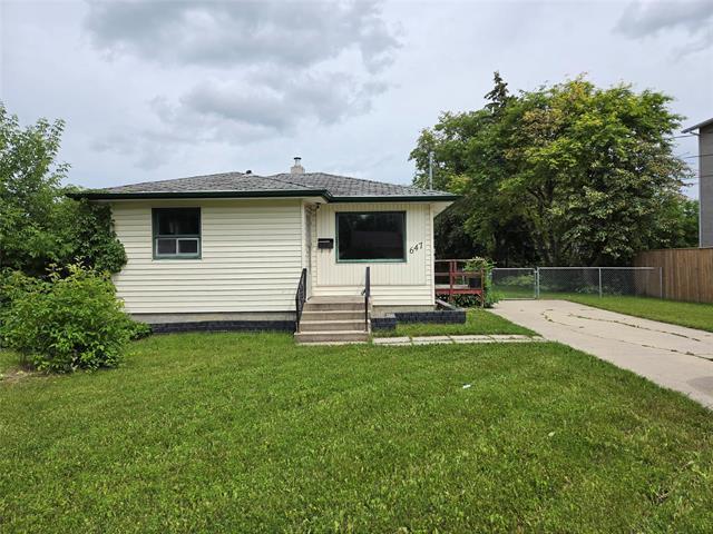 647 Muriel ST  Winnipeg, MB R2Y 0Y1