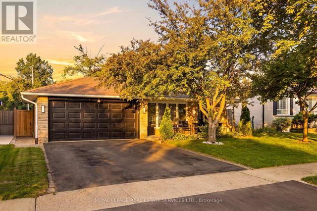 127 REDGRAVE DRIVE Toronto, ON M9R 3V5