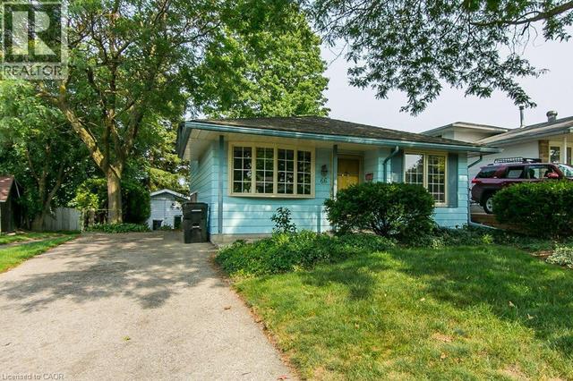 66 SHEA Crescent  Kitchener, ON N2E 1E8