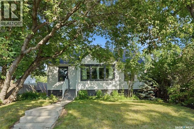 2011 Lorne AVENUE  Saskatoon, SK S7J 0R4