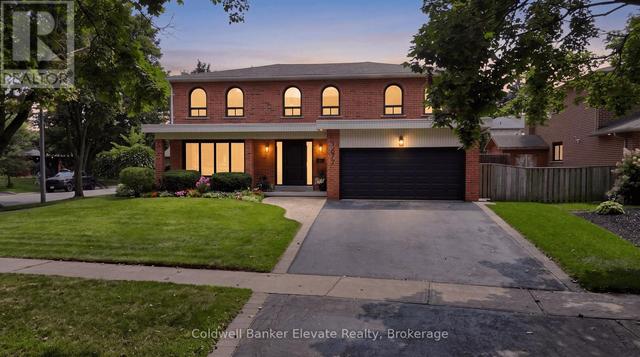 1677 SHERWOOD FORREST CIRCLE  Mississauga, ON L5K 2G8