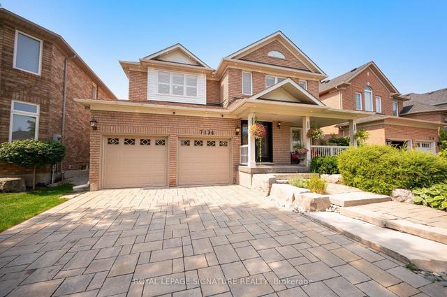 7134 Hallsands Drive  Mississauga, ON L5N 7T2
