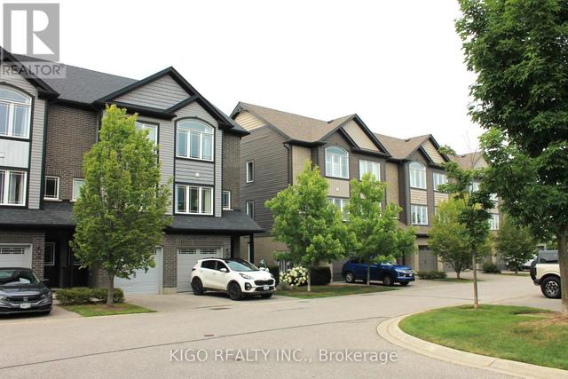 21 - 12 POPLAR DRIVE  Cambridge, ON N3C 0G4