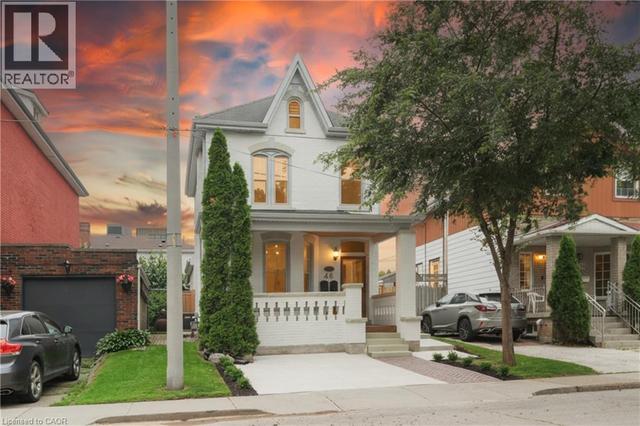 46 MURRAY Street E  Hamilton, ON L8L 3E9
