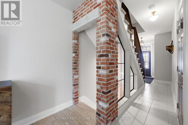 63 - 1401 PLAINS ROAD E  Burlington, ON L7R 0C2