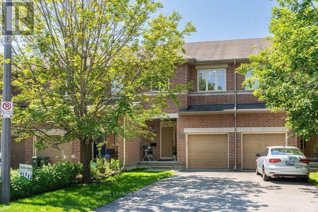 216 BADGELEY AVENUE  Ottawa, ON K2T 0A4