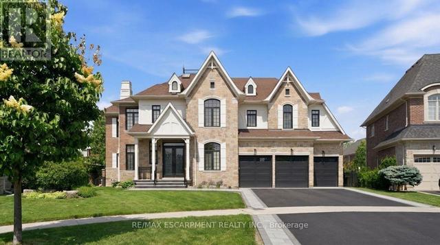 950 FREDONIA DRIVE  Mississauga, ON L5C 2W4
