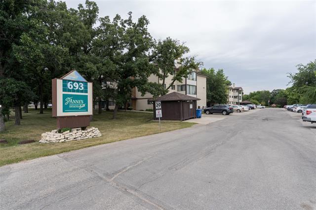 105-693 A St Anne's RD  Winnipeg, MB R2N 3T6