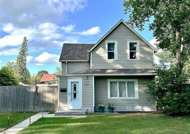 127 Lansdowne AVE  Winnipeg, MB R2W 0G2