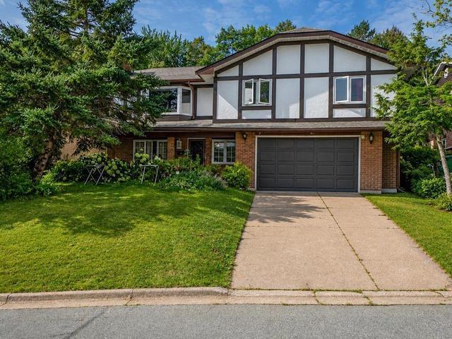 47 Forest Road  Dartmouth, NS B2Y 4G5