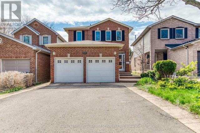3390 CHARTRAND CRESCENT  Mississauga, ON L5L 4C4