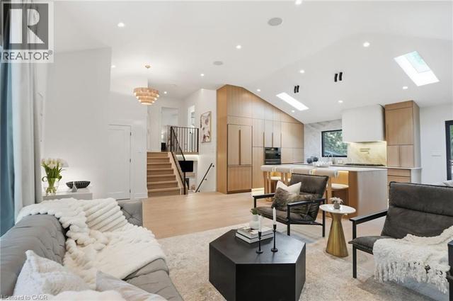 345 RANKIN Drive  Burlington, ON L7N 2B2