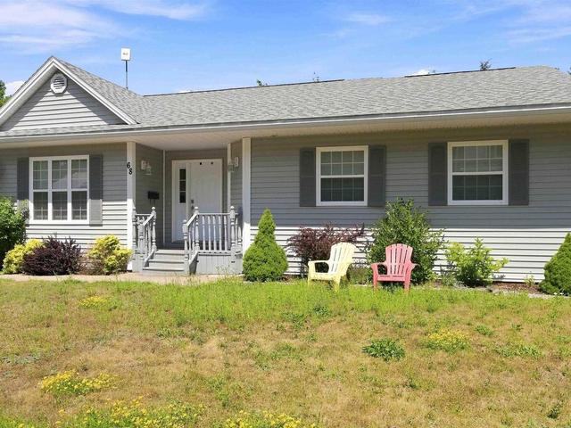 68 Alicia Boulevard  Kentville, NS B4N 4Z8