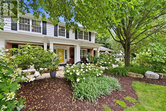 247 LINWOOD CRESCENT  Burlington, ON L7L 4A2