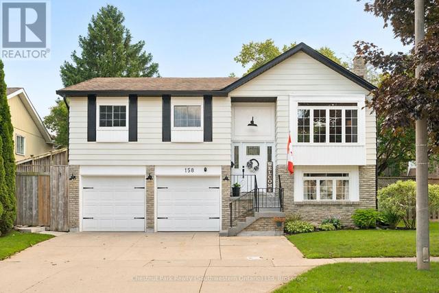 158 AUTUMN HILL CRESCENT  Kitchener, ON N2N 1K8