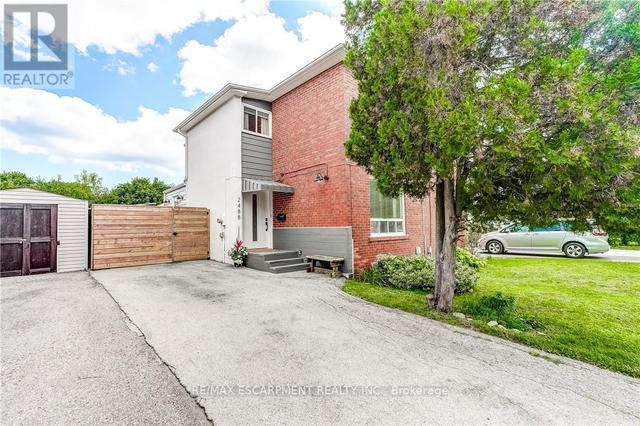 2488 BROOKHURST ROAD  Mississauga, ON L5J 1R3