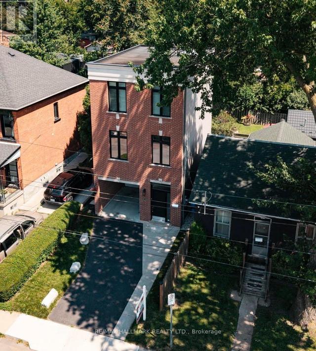 53 WOOD STREET E  Hamilton, ON L8L 3Y2