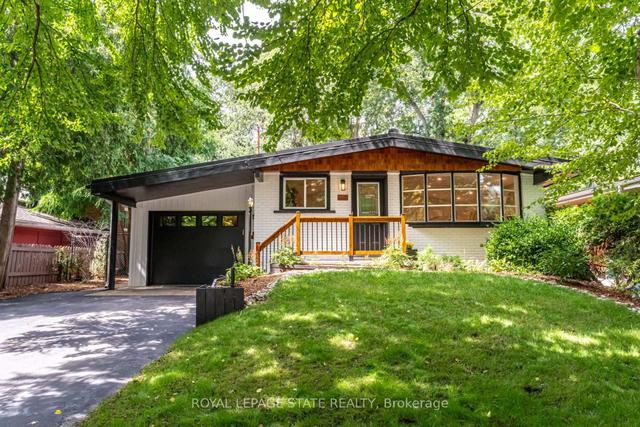 28 Helen Street  Hamilton, ON L9H 1N3