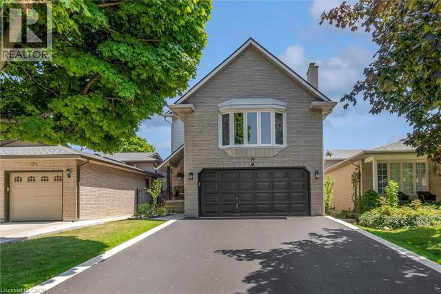 19 MILLPOND Place  Hamilton, ON L8W 2W6