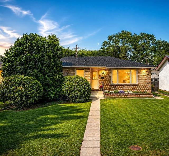 291 Newton Avenue  Winnipeg, MB R2V 1N6