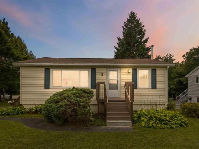 2 Kelly Street  Halifax, NS B3N 1W1