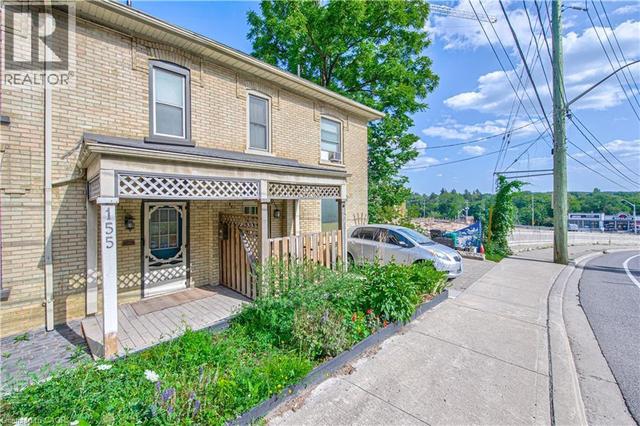 153 FOUNTAIN Street N  Cambridge, ON N3H 1H7