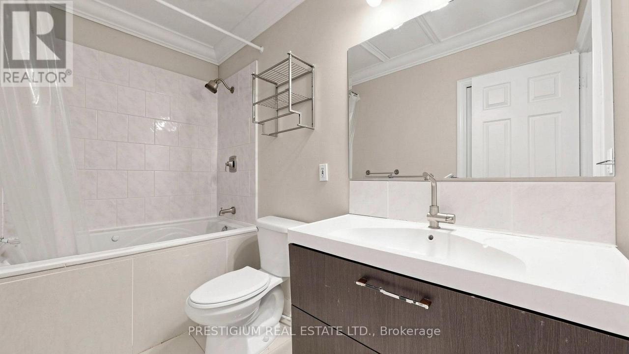 65 Eldon Avenue, Toronto, ON - Indoor Photo Showing Bathroom