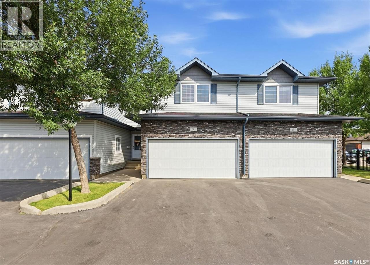 7 110 Dulmage Crescent, Saskatoon, SK - Outdoor