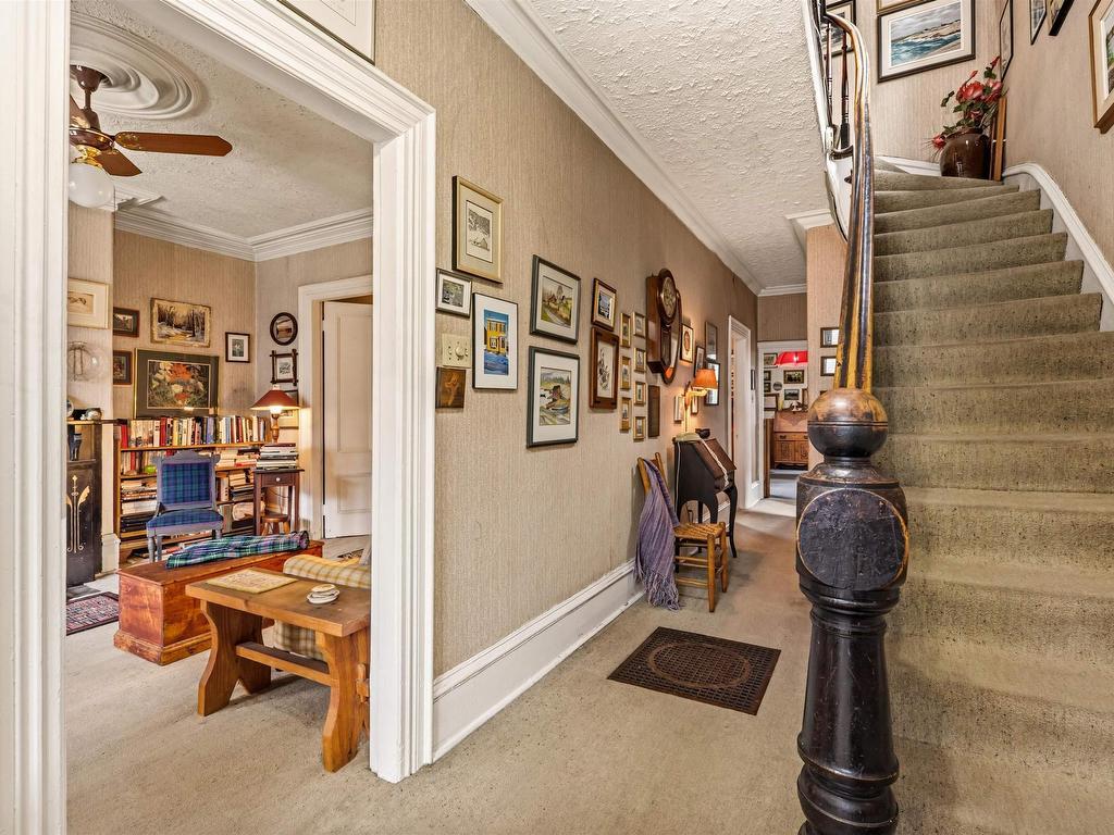 6079 Compton Avenue, Halifax, NS - Indoor Photo Showing Other Room
