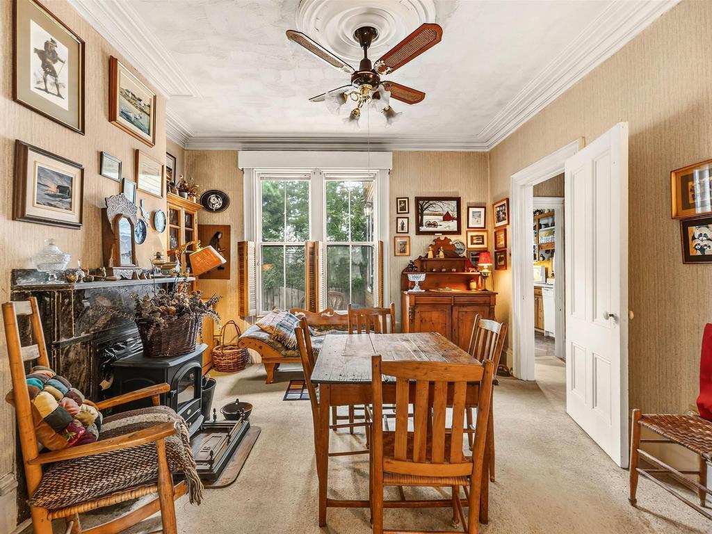 6079 Compton Avenue, Halifax, NS - Indoor Photo Showing Dining Room