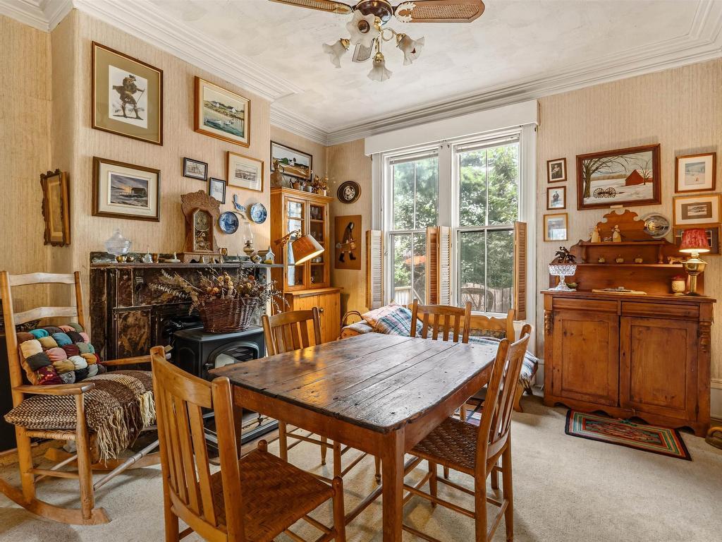 6079 Compton Avenue, Halifax, NS - Indoor Photo Showing Dining Room