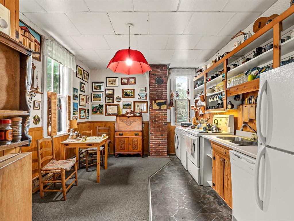 6079 Compton Avenue, Halifax, NS - Indoor
