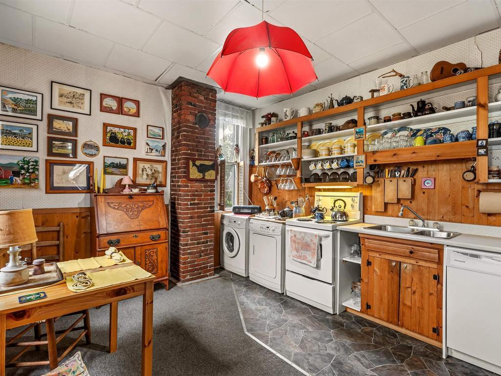 6079 Compton Avenue, Halifax, NS - Indoor