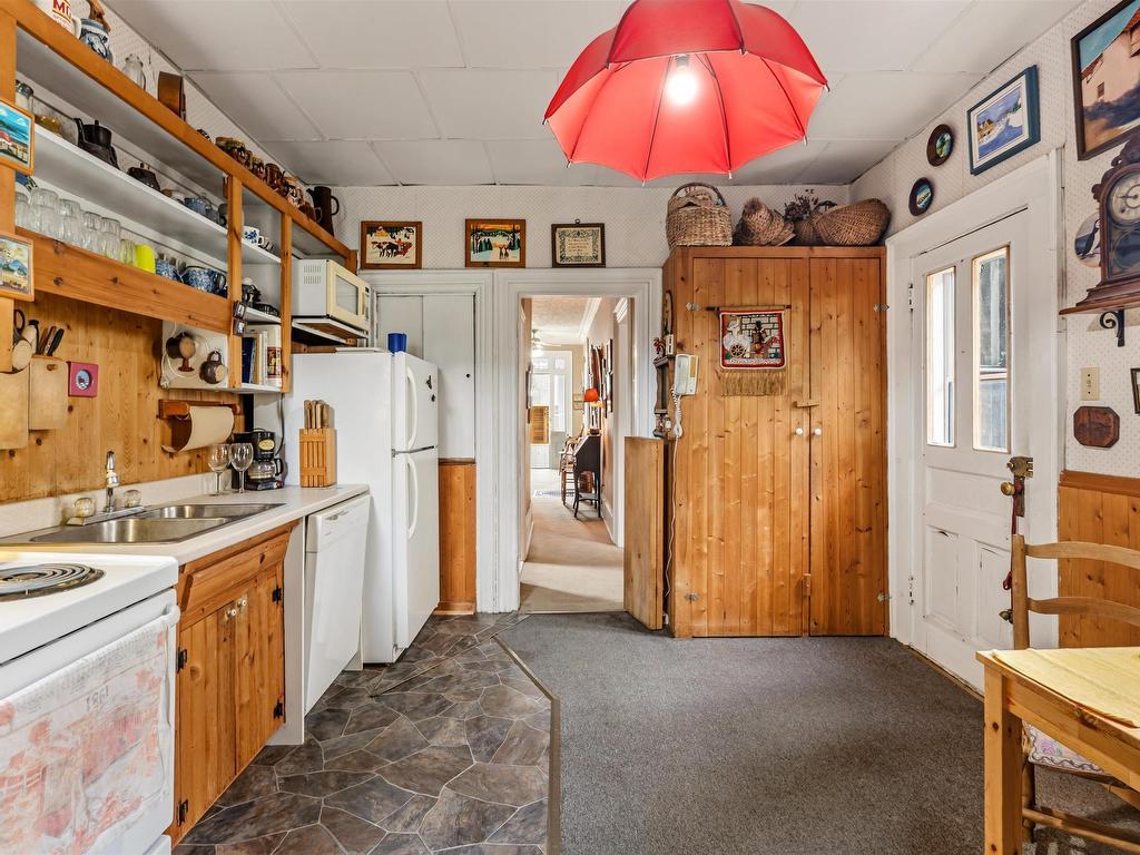 6079 Compton Avenue, Halifax, NS - Indoor