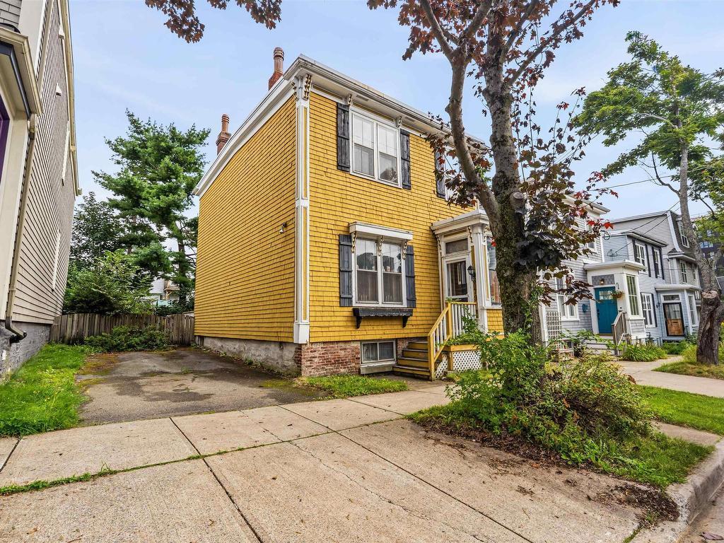 6079 Compton Avenue, Halifax, NS - Outdoor With Facade
