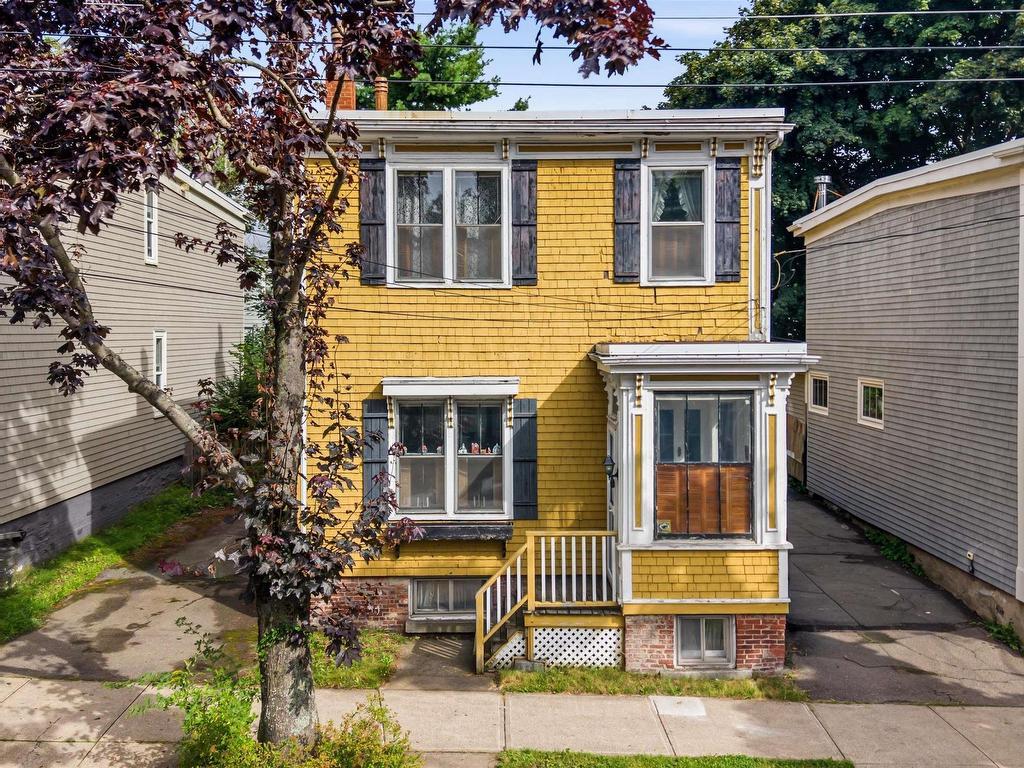 6079 Compton Avenue, Halifax, NS - Outdoor With Facade